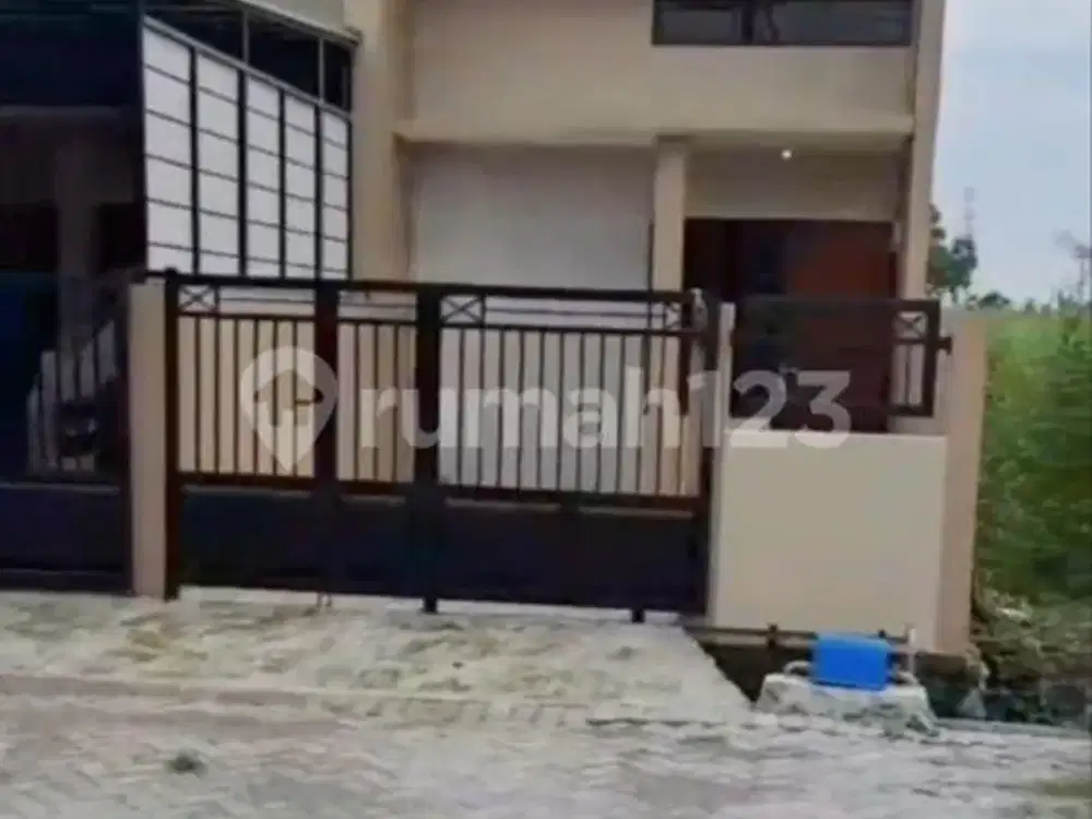 Siap Huni, Rumah, 2 Lantai, SHM, Dekat Fasilitas Kesehatan, Bebas Banjir