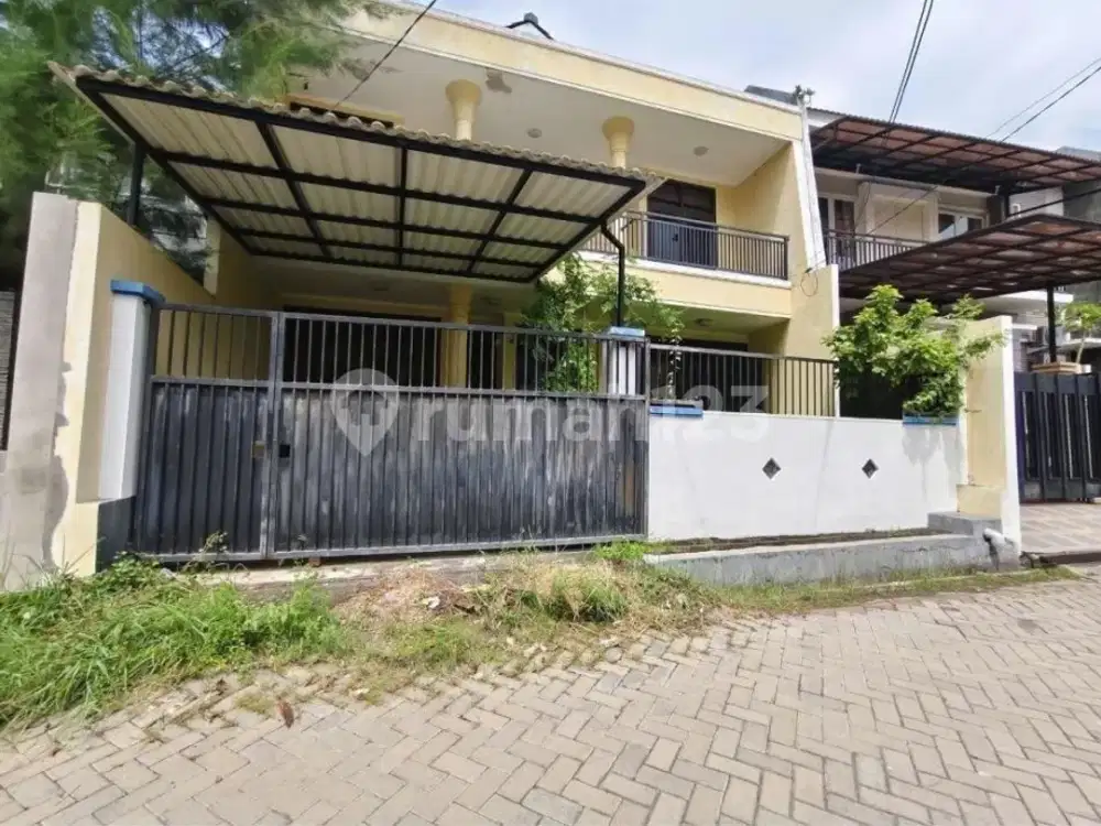 Bebas Banjir, Rumah, 2 Lantai, SHM, Dekat Universitas, Siap Huni