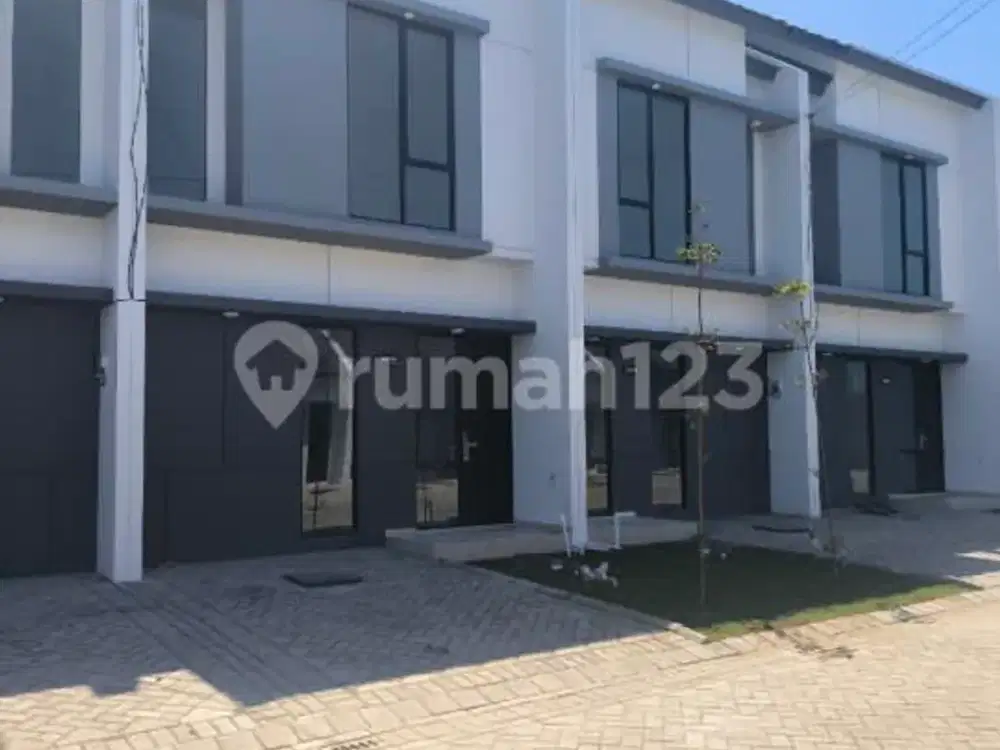 Siap Huni, Rumah, 2 Lantai, SHM, Dekat Tempat Wisata, Bebas Banjir