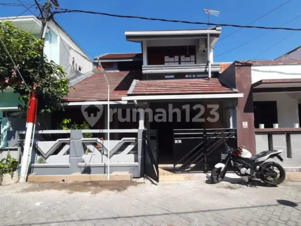 Bebas Banjir, Rumah, 2 Lantai, SHM, Dekat Pusat Perbelanjaan, Siap Huni