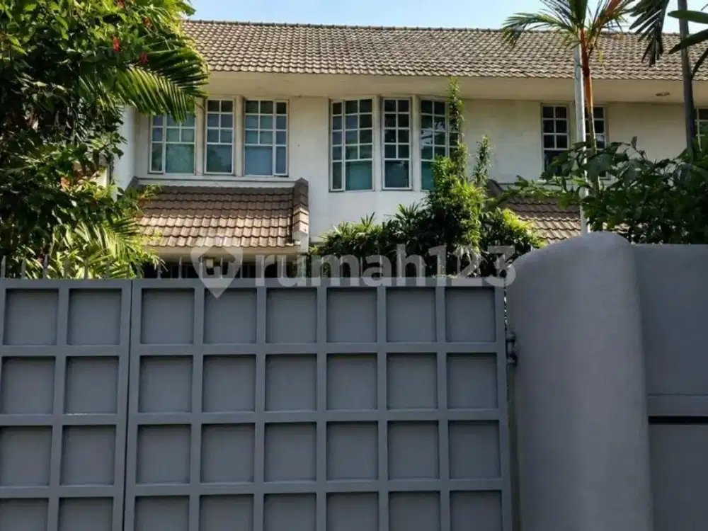 Siap Huni, Rumah, 2 Lantai, SHM, Dekat Sekolah Negeri