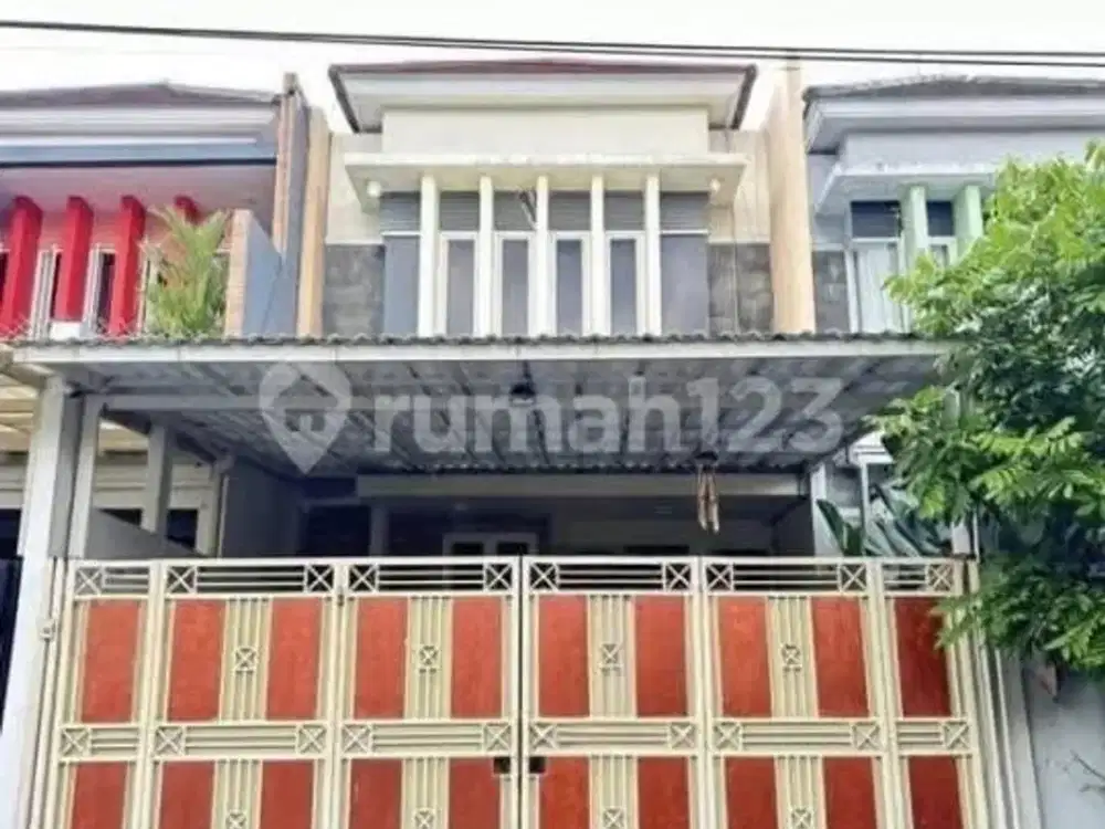 Bebas Banjir, Rumah, 2 Lantai, SHM, Dekat Universitas, Dekat Akses Tol