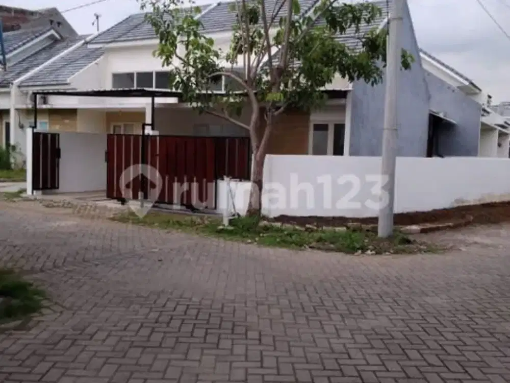 Bebas Banjir, Rumah, 1 Lantai, SHM, Dekat Pusat Perbelanjaan, Siap Huni