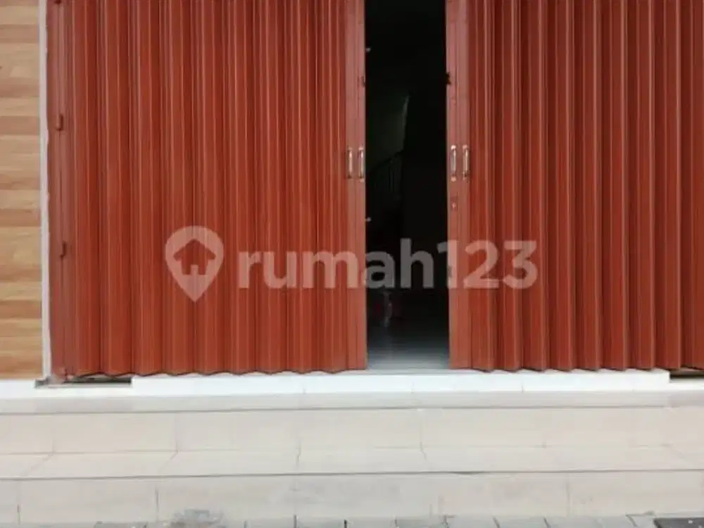 Dekat Akses Tol, Ruko, 2 Lantai, SHM, Dekat Tempat Wisata, Siap Huni