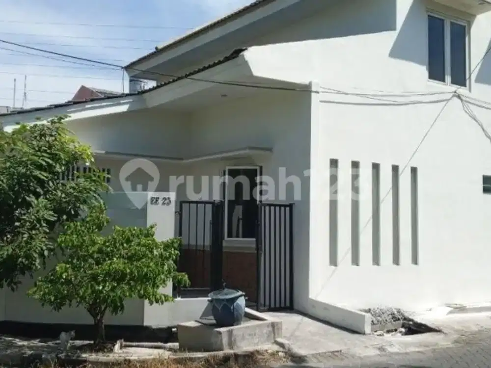 Bebas Banjir, Rumah, 2 Lantai, SHM, Dekat Pusat Perbelanjaan, Siap Huni