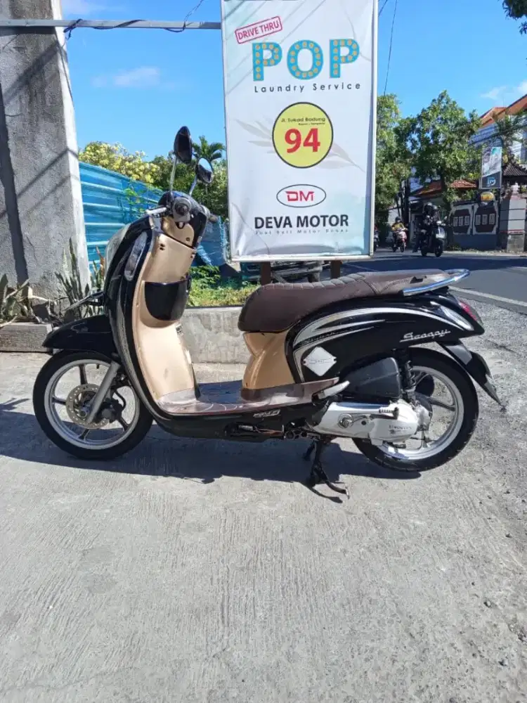 Scoopy 2015 hitam Deva motor