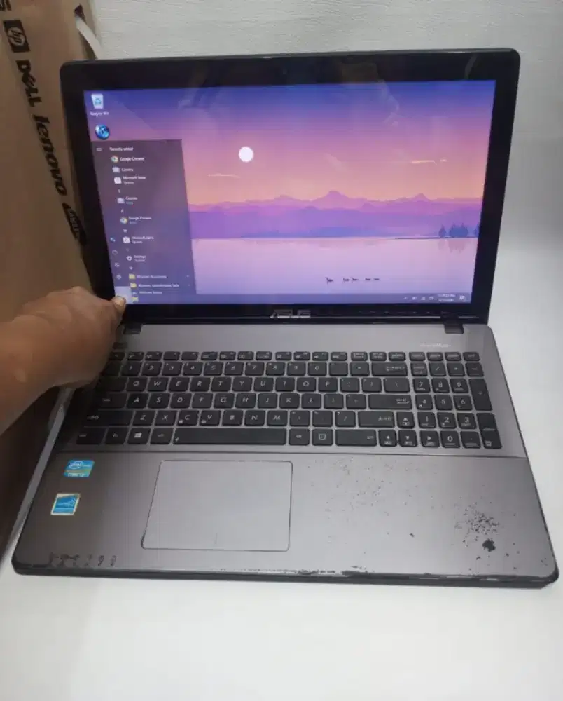 Touchscreen Asus X555 Core i3 - 3217U DDR 8GB HDD 500GB 15.6 2 jam