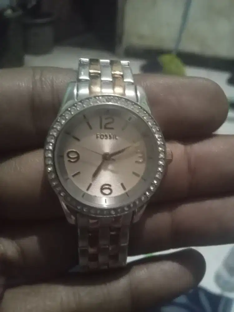 Jual jam tangan wanita bekas merk FOSSIL