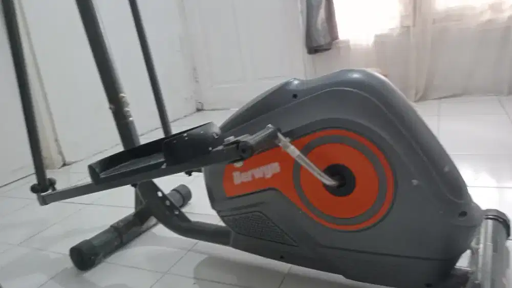 (JUAL CEPAT) Sepeda Fitness 3in1 BERWYN Pakai Pribadi