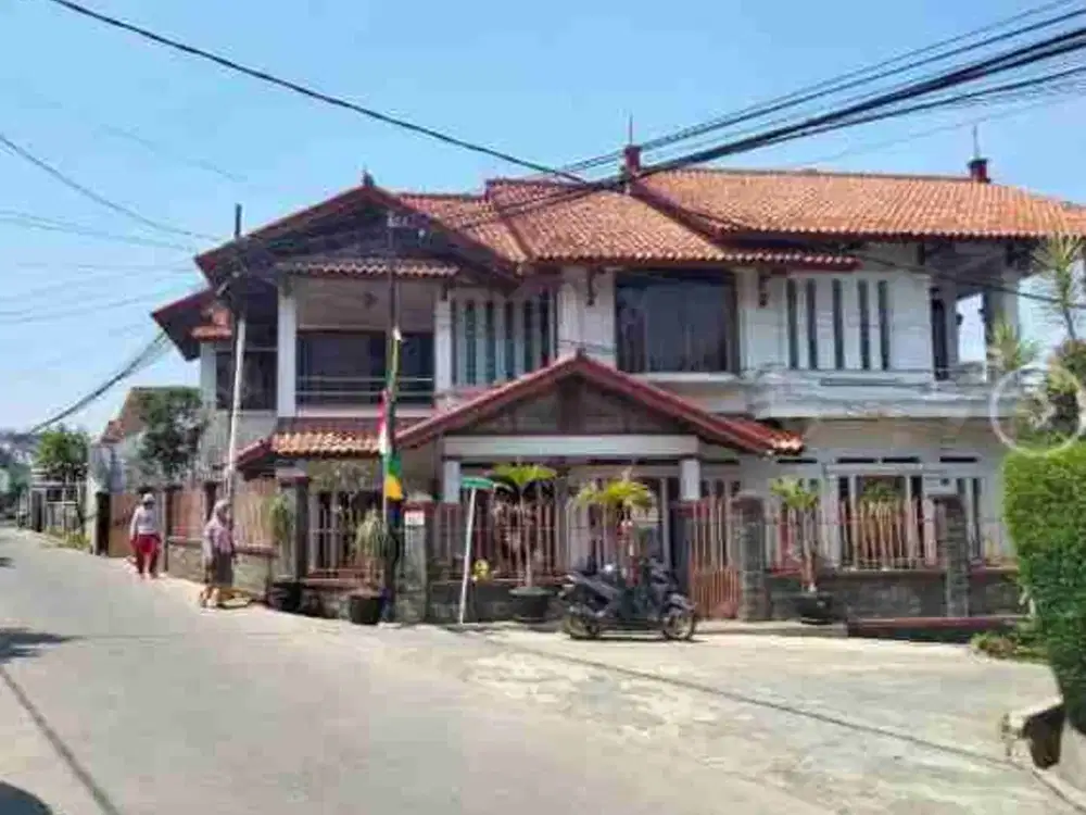 Cibaligo Cihanjuang Rumah Mewah Megah Siap Huni dekat Polban