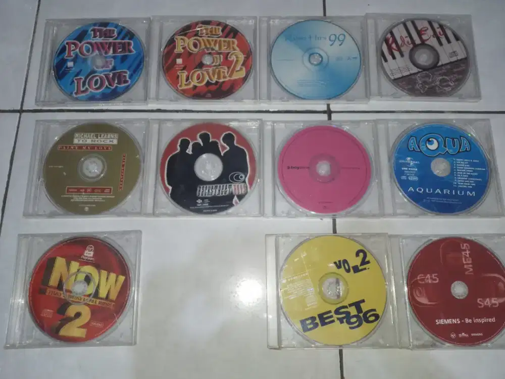 koleksi cd lagu barat, cd asli, ada 11pcs, @cd lagu ada +-17lagu, nego