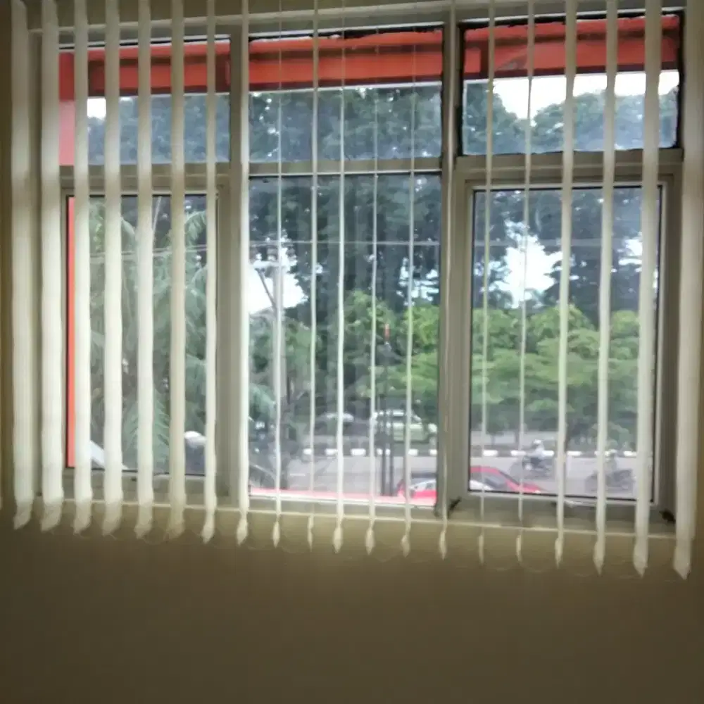 Gorden tirai kantor vertical blinds