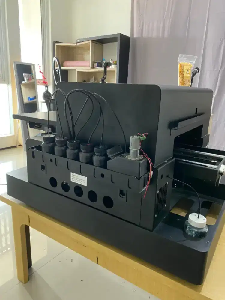 Mesin pencetak  kardus makanan &tumblerr ,casing uv3D