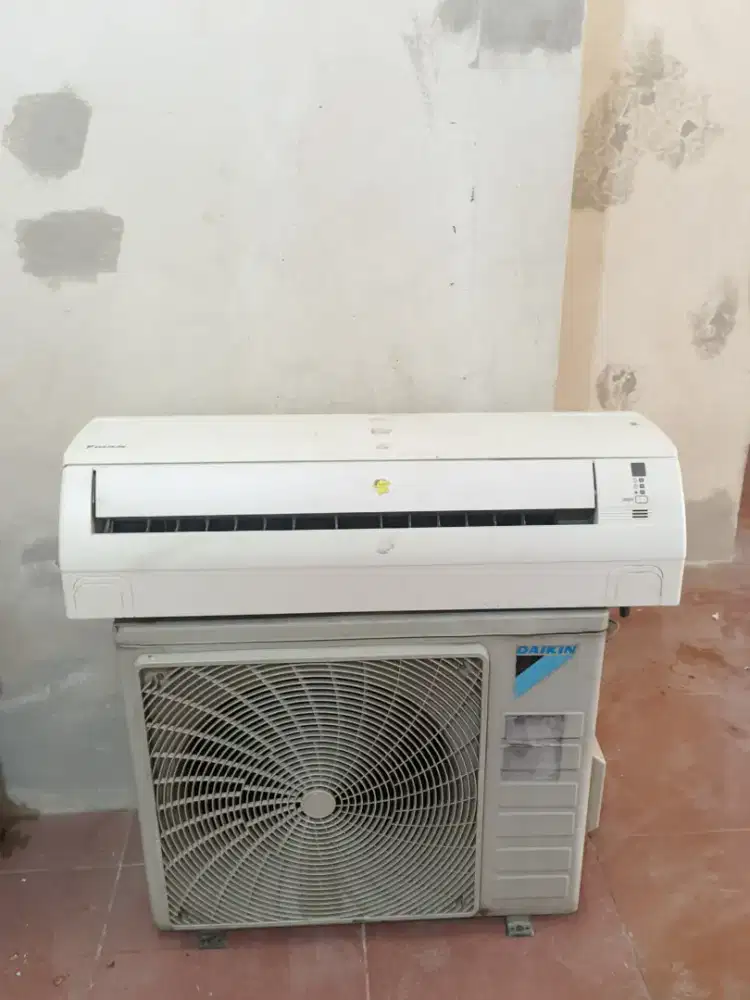 Dijual AC Daikin 1.5 PK FTV35CXV14 – Non Inverter