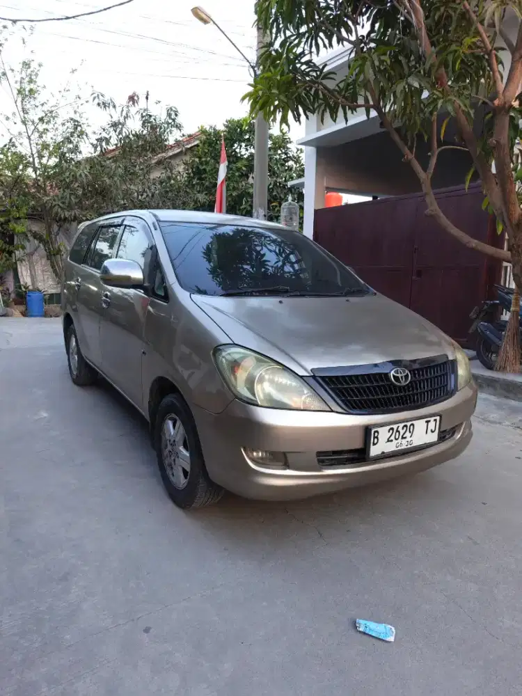 Toyota Kijang innova E 2005 Mulus