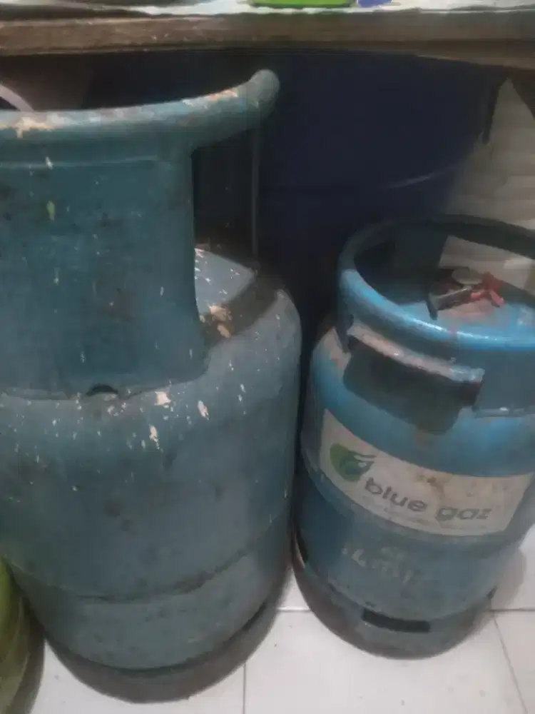 Gas 12 kg dan gas 5 kg