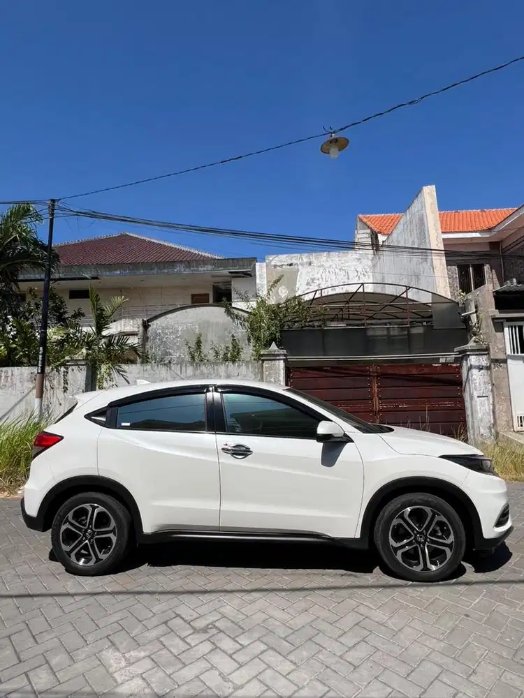 Km44rb HRV SE special edition 2021 (L) tg1 dr baru HR-V sgt bagus