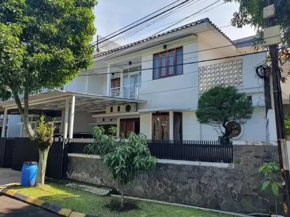 Rumah 2 Lantai Terawat Siap Huni di Batununggal Buah Batu Bandung Kota