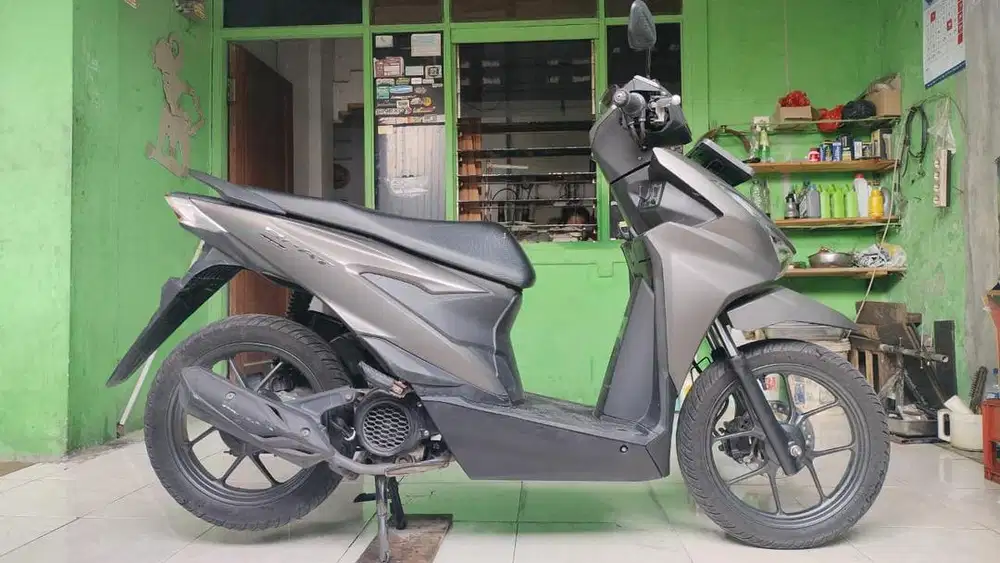 HONDA BEAT Deluxe CBS ISS
