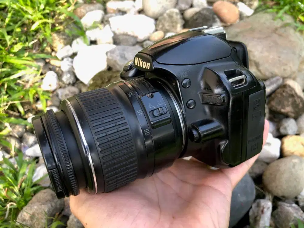 Nikon D3100 Lensa 18-55mm