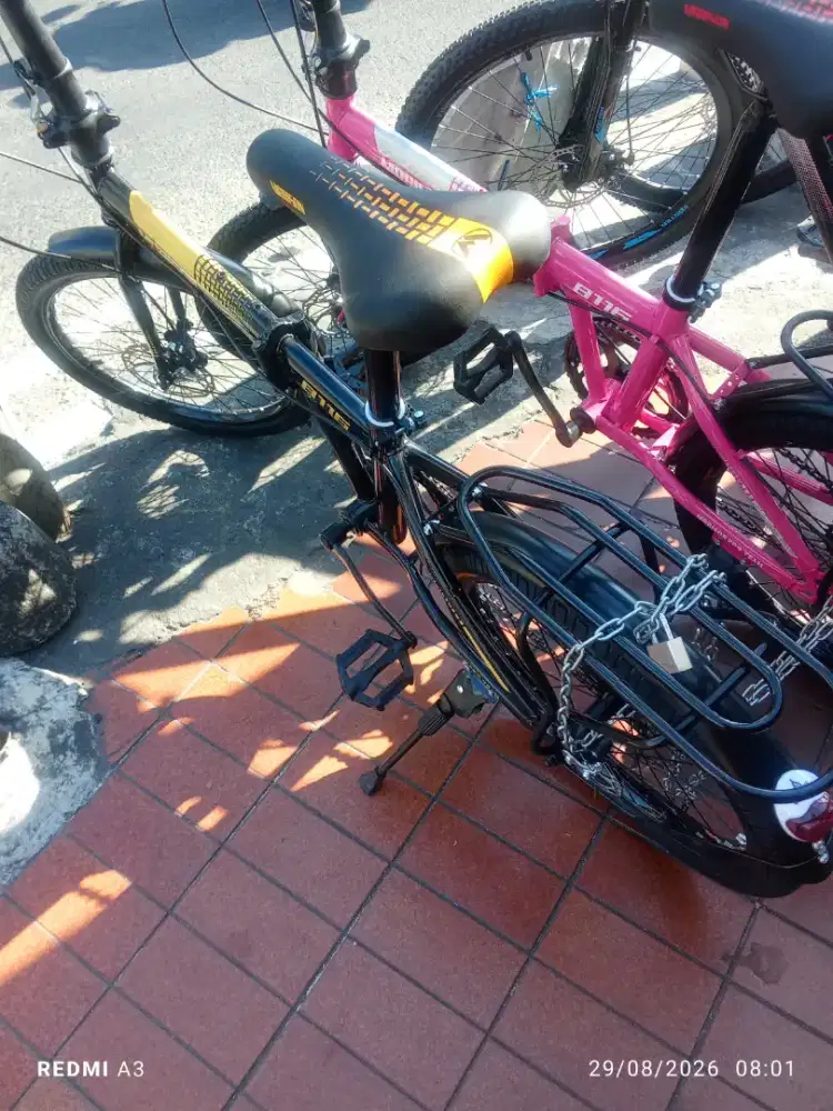 Sepeda lipat kondisi 99 % baru
