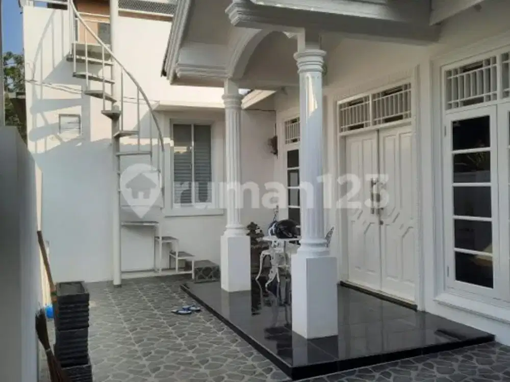 Rumah di Cluster Catalina Selangkah Ke Mall Carstenzs Gs