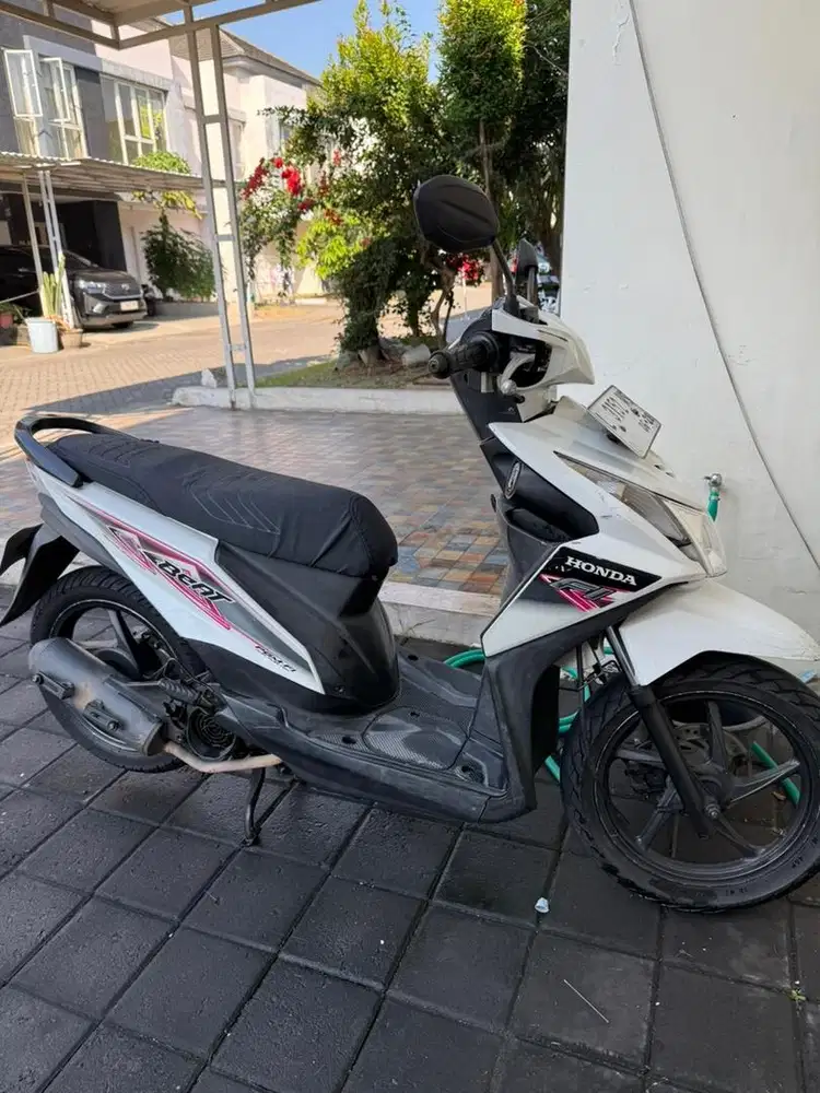 Honda Beat Putih 2013