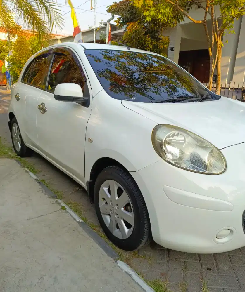 Nissan March 1.2 L Manual Istimewa