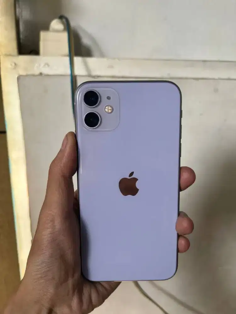 iPhone 11 64 purple