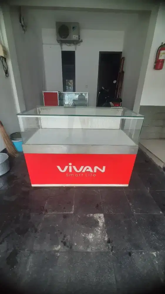 Etalase VIVAN Display Atas & Ruang Penyimpanan Di Bawah, Bandung