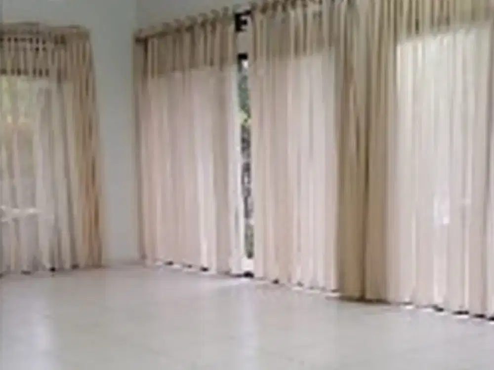 Dijual Rumah Lingkungan Aman dan Nyaman Siap Huni Lokasi di Kota Baru Parahyangan Btd 3 Guruminda Bandung