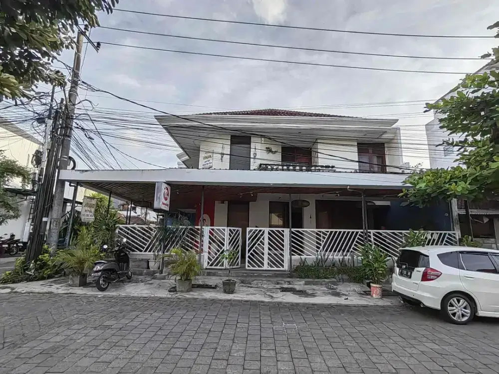 Rumah dan Cafe Taman Griya Jimbaran