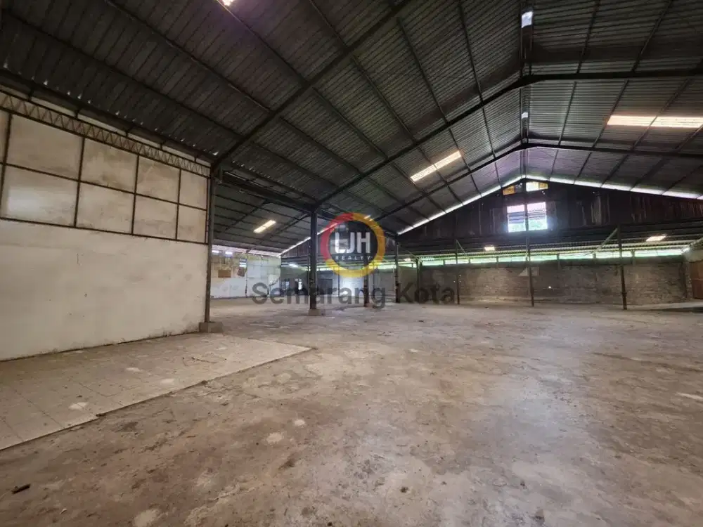 Gudang di daerah Tugu