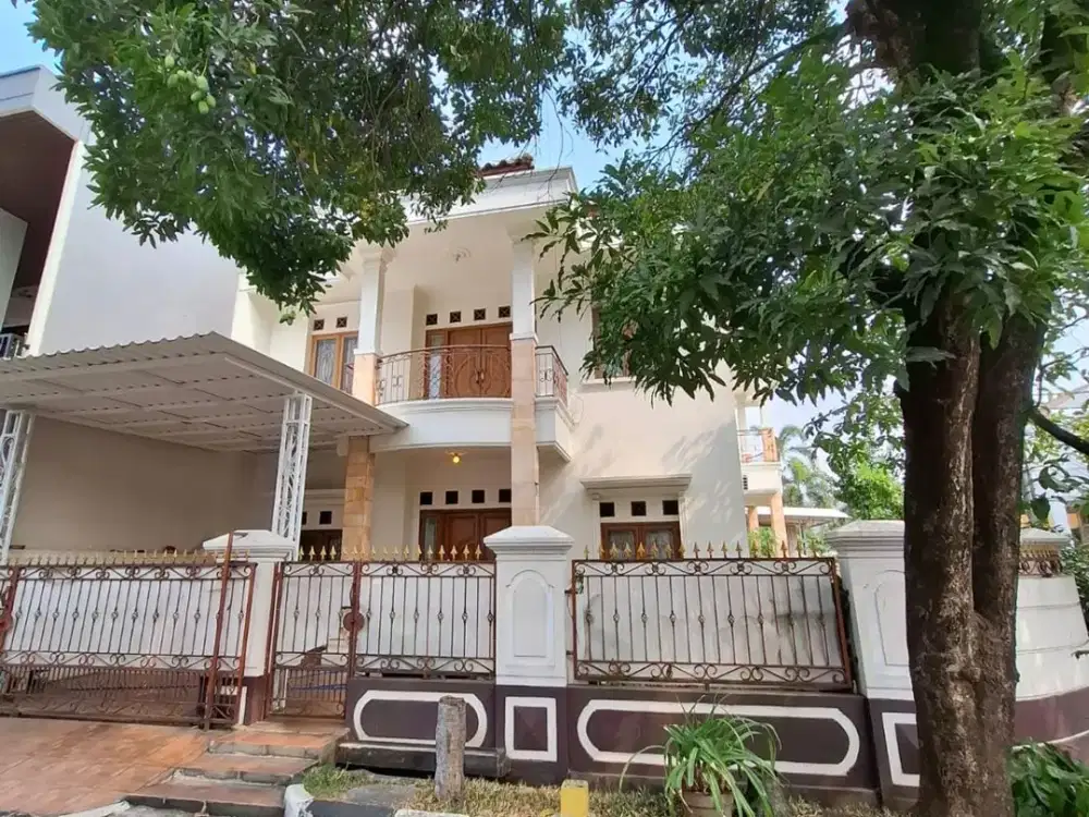 Yr. Dijual Rumah 2 Lantai Posisi Hook Di Duren Sawit Siap Huni