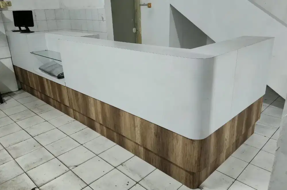 Jual Cepat Meja Lemari Kantor Receptionist, Tamu Putih Bagus Keren