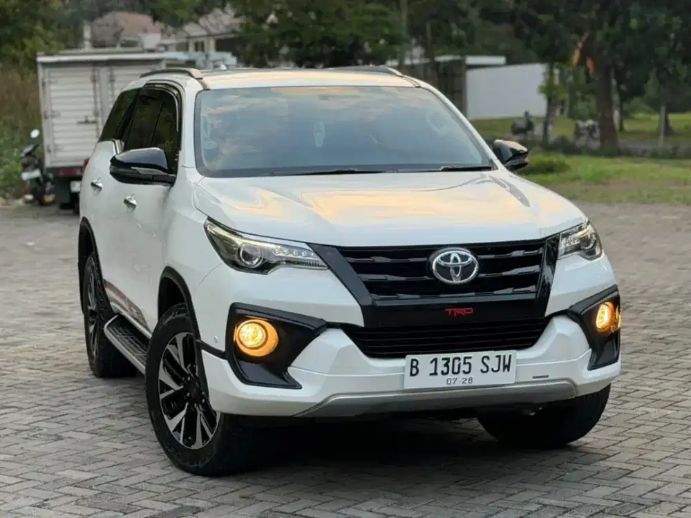 KM 80RB ! TOYOTA FORTUNER 2.4 VRZ TRD 2018 DIESEL MATIC