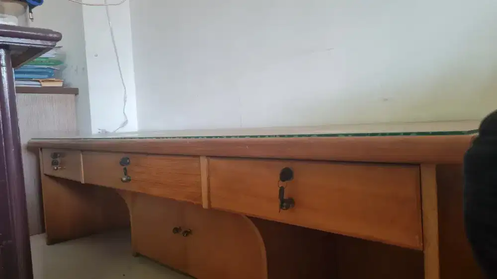 SECOND MEJA BUFET TV PANJANG / MEJA LESEHAN