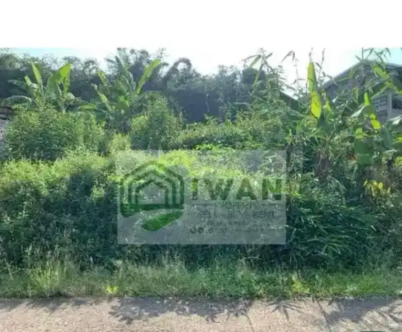 Tanah Langka Dengan View Alam