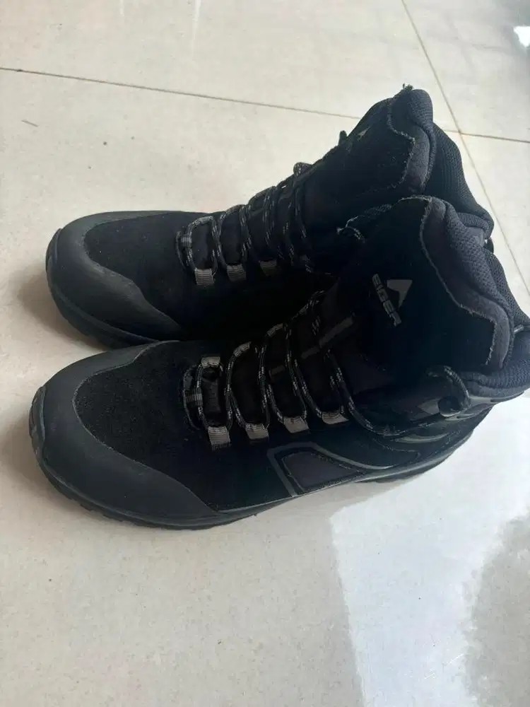 Sepatu eiger caymen mid 2