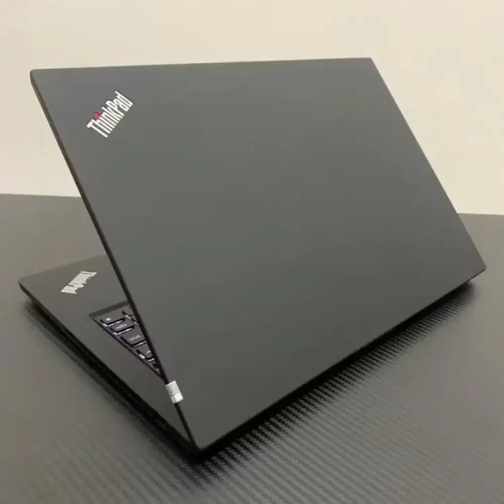 Lenovo ThinkPad T495 Kombinasi Performa Ryzen Ketangguhan Standar