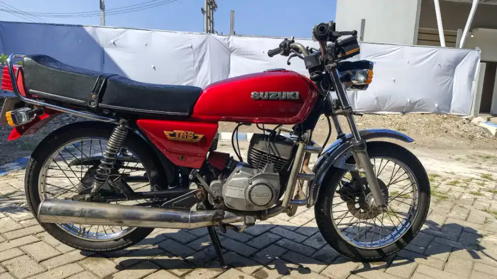 Suzuki TRS 118 Tahun 1984