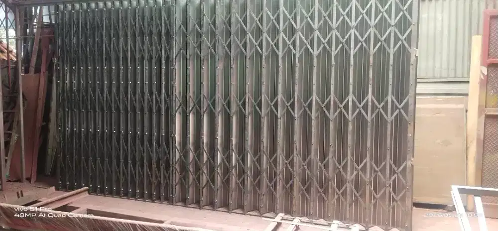 pintu harmonika