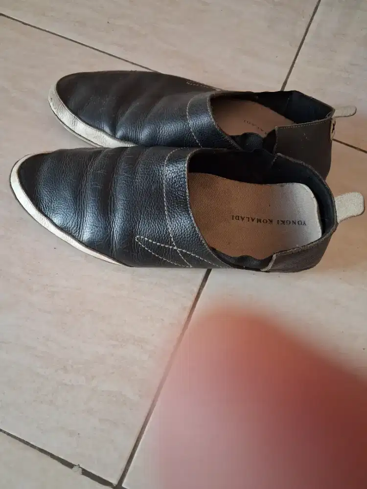Sepatu yongki komaladi