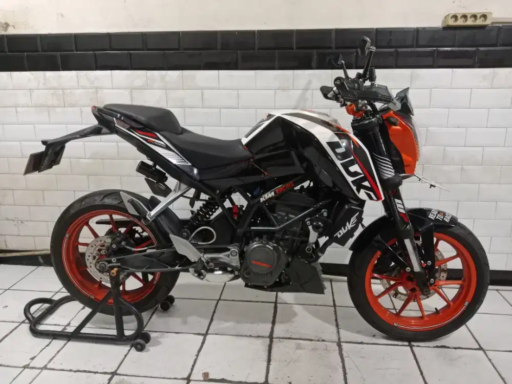 KTM DUKE 200cc 2017 CAKEP SIAP PAKAI