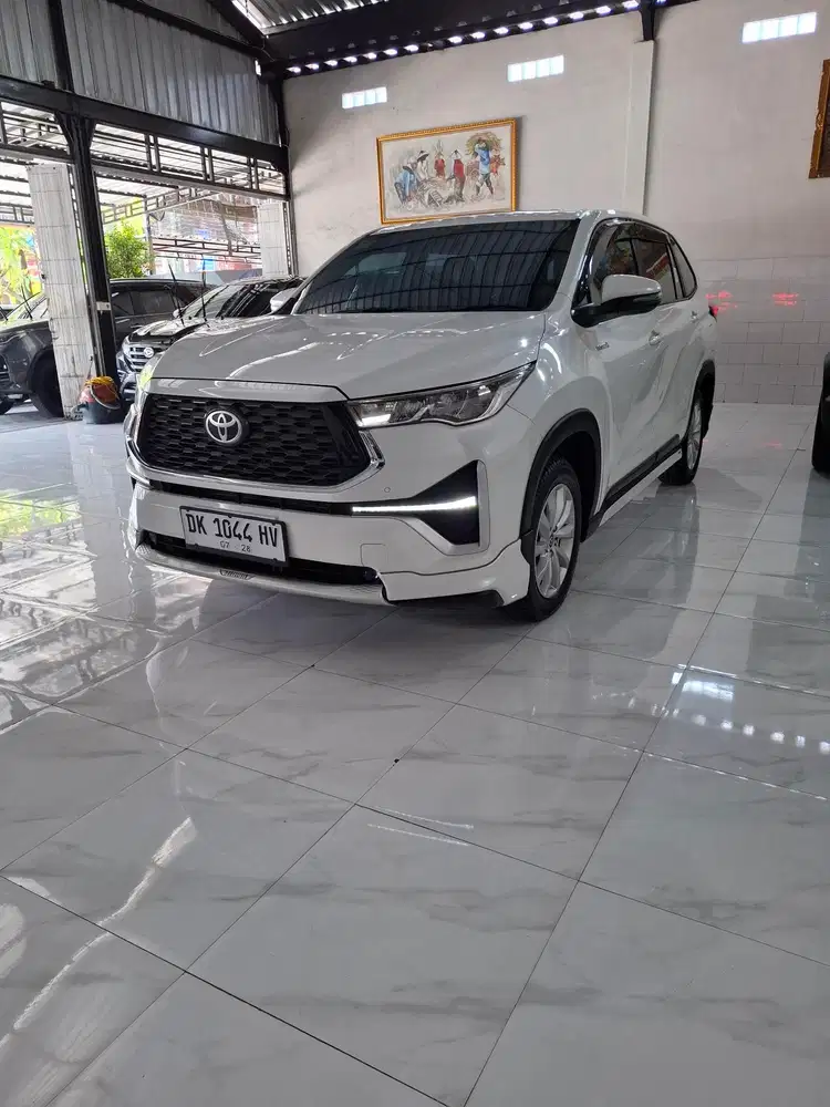 Innova zenix V haybrid modelista