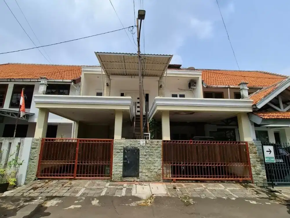 Yr. Dijual Rumah 2,5 Lantai Cempaka Putih Siap Huni