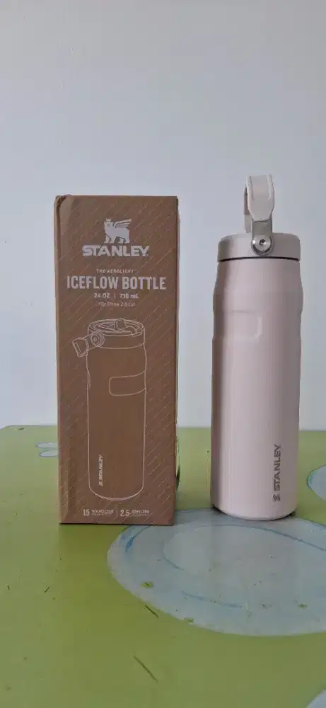 Botol air. Mrek Stanley