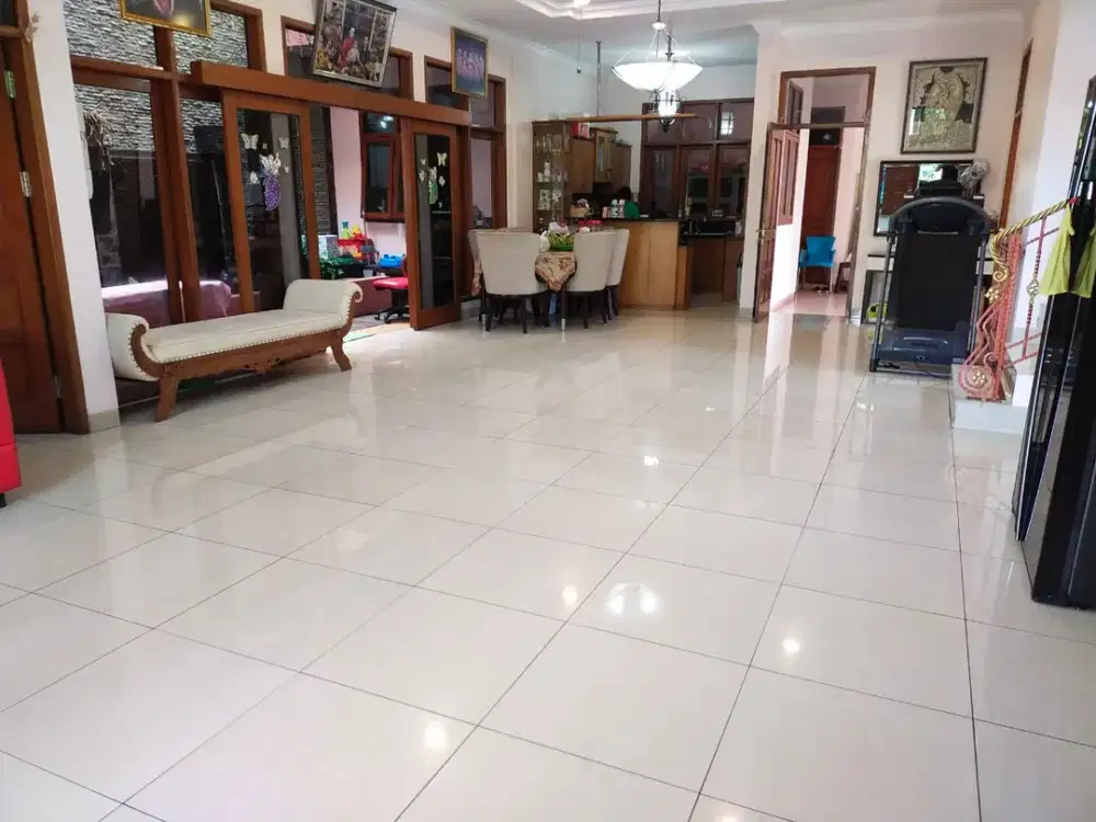 Dijual Cepat !!!  RUMAH 2 LANTAI  DALAM CLUSTER KOMPLEK BATUNUNGGAL BANDUNG POSISI HOOK