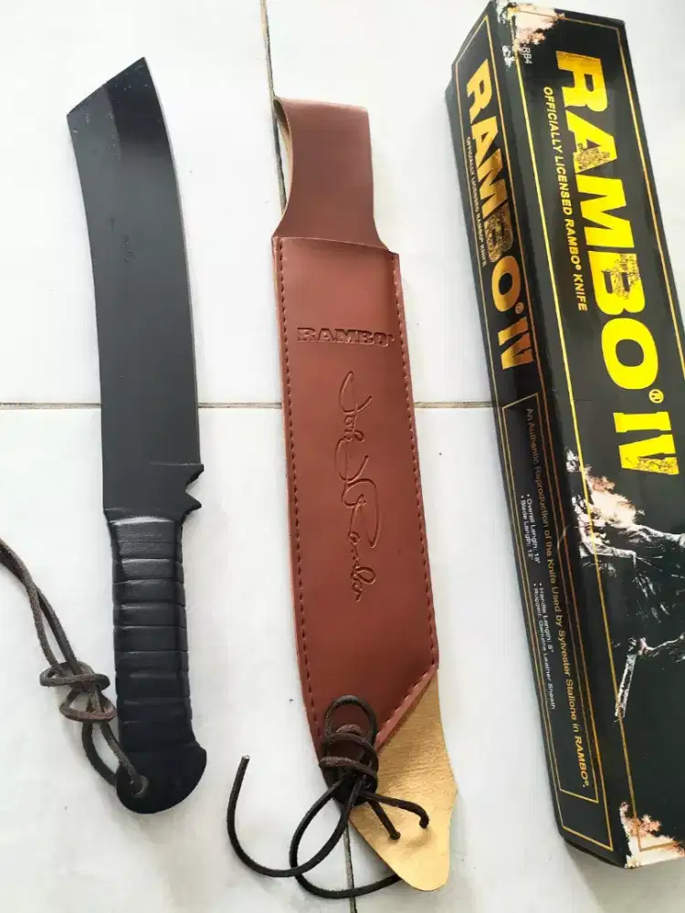 Pedang Rambo besar