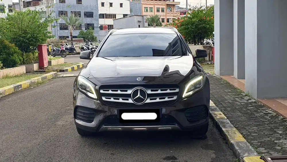 Km31rb mercedes benz mercy gla200 amg line 2018 pk 2019 coklat